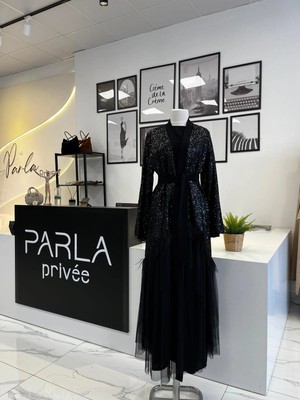 Nurcan Çetin Pul ve Tül Detaylı Abaya