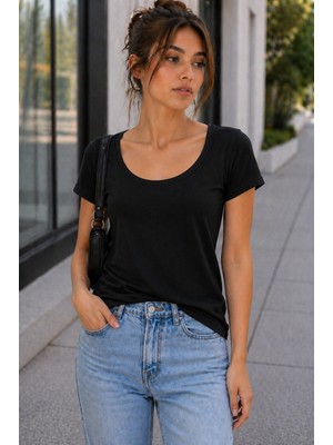 Hayalet Kadın Oval Yaka Basic T-Shirt – Loose Fit Premium Bluz