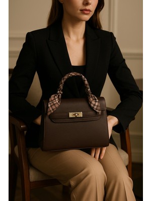 Velvet Rush Şal Detaylı Premium Kilit Kapak El Çantası - New Classic Model
