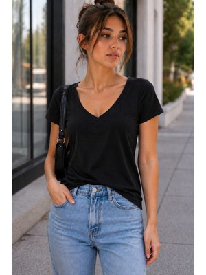 Hayalet Kadın V Yaka Basic T-Shirt – Loose Fit Premium Bluz