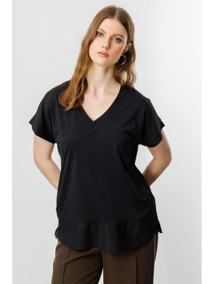 On Kadın Büyük Beden V Yaka Parçalı T-Shirt 71476 Siyah