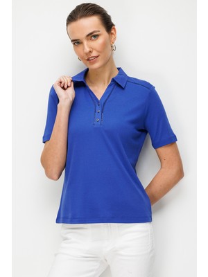 Desen Triko Kadın Polo Yaka Iğne Işlemeli Pamuklu Penye T-Shirt 26802 Saks