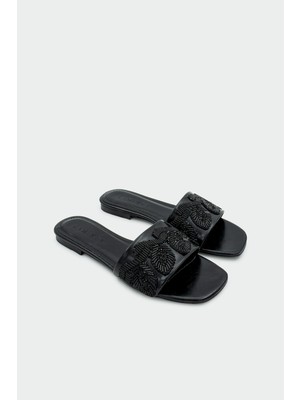 Laminta Cosy Boncuk Işleme Kadın Siyah Düz Terlik