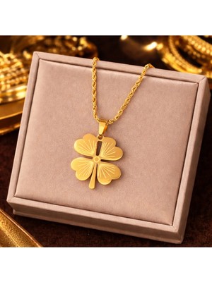 VogueaStyle Yonca Detaylı Şans Kolyesi