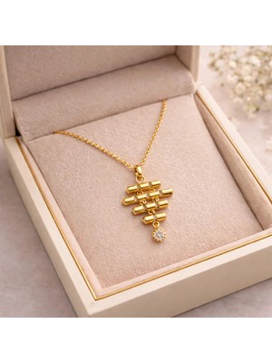 VogueaStyle Gold Detaylı Modern Kolye