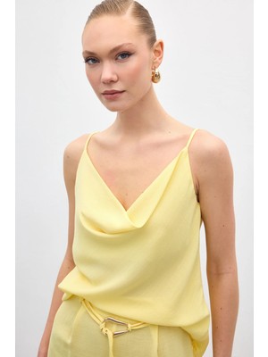 Sateen Degaje Yaka Dökümlü Bluz - Sarı