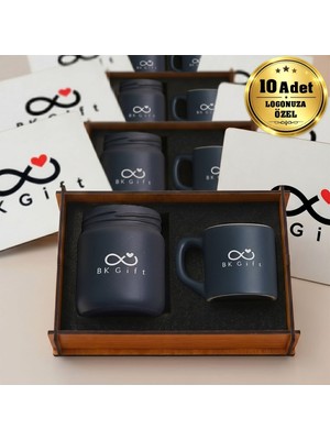 BK Gift Logonuza Özel 10 Adet Kutulu Antrasit Renk Mum ve Kahve Fincanı Seti – Ahşap Kutulu Kurumsal Hediye Seti