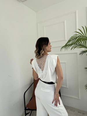 Kadın Arkası Dantel Detaylı Basic Tshirt Ekru