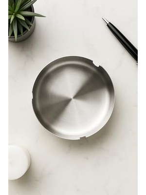 Ala Store Gümüş Metal Küllük, Modern Silindir Tasarım Kül Tablası, Portatif Araç Küllüğü, Ev ve Ofis Için Şık Masaüstü Kül Tepsisi, Kolay Temizlenir Gümüş Rengi Koku Yapmayan Küllük