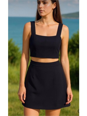 Tomris Butik Kare Yaka Crop Şort Etekli Takım