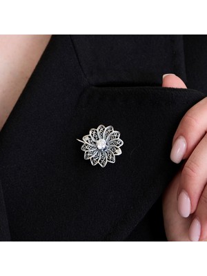 Ebrar Silver Gümüş Çiçek Broş 925 Ayar Gümüş Çiçek Figürlü Kadın Broş
