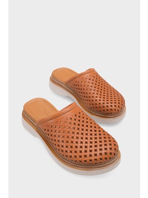 Capone Outfitters Madelle Hakiki Deri Dolgu Topuk Zımbalı Kadın Sabo