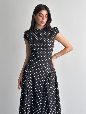 Vess Moda Likralı Belden Oturtmalı Puantiyeli Uzun Elbise Siyah