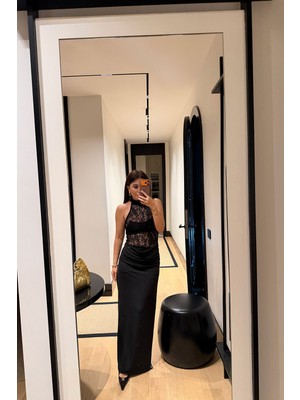 Özge Özgenç Üst Kısmı Dantelli Kolsuz Maksi Elbise