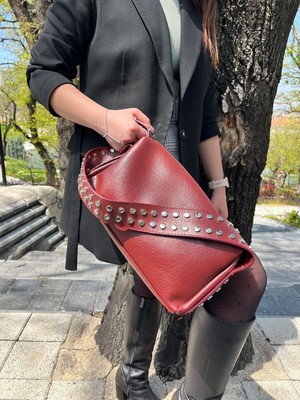 Butik Olea Rebel Zımbalı Kadın Omuz Çantası