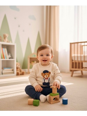 1256896 Erkek Bebek Eller Cepte Takım