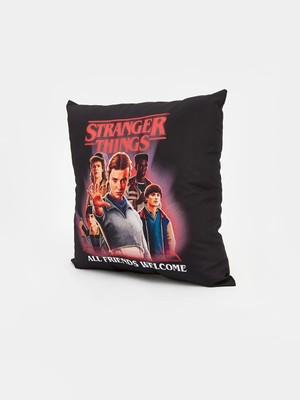 LC Waikiki Karışık Stranger Things Baskılı Kırlent Kılıfı 45X45 cm