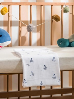 LC Waikiki Ekru Baskılı Erkek Bebek Müslin Battaniye 90X100 cm