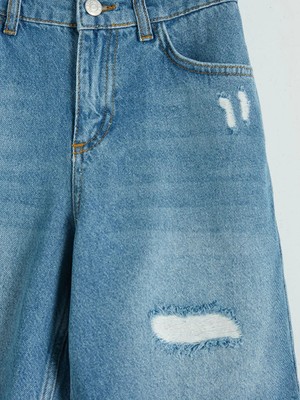 LC Waikiki Indigo Yırtık Detaylı Erkek Çocuk Jean Şort