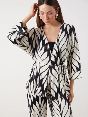 LC Waikiki Lcwaıkıkı Classic Siyah Şal Yaka Desenli Saten Kadın Kimono
