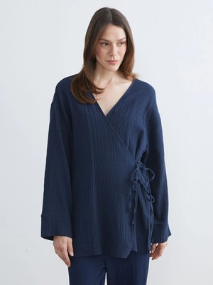 LC Waikiki Lcw Everyday Lacivert Kruvaze Yaka Dokulu Kadın Müslin Kimono