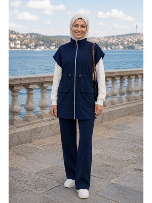 Esra Butik Lacivert Yelekli 2’li Takım – Modern, Rahat ve Şık Günlük Kombin