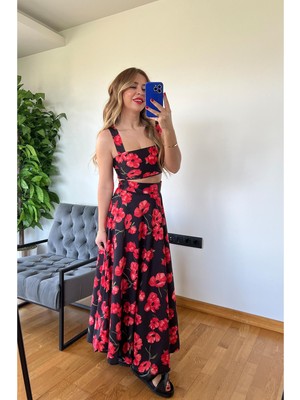 Picco Boutique Kadın Çiçekli Crop Top Maxi Etek Ikili Saten Takım Gelincik Desenli Kare Yaka Askılı Yüksek Bel Yazlık Siyah Kırmızı Şık Günlük Davet Saten Kumaş