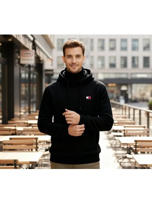 Tommy Hilfiger Tjm Reg Badge Kapüşonlu Sweat Shirt Erkek Siyah Regular Fit Cepli Orta Kalınlık