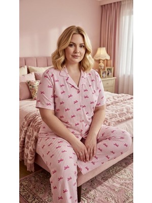 Çağrı Homewear Çağrı 50592 Pembe Çizgili Fiyonklu Boydan Düğmeli Büyük Beden Gömlek Pijama Takım