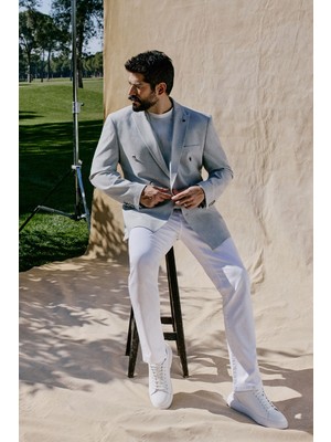 Altınyıldız Classics Erkek Gri Slim Fit Dar Kesim Kırlangıç Yaka Armürlü Kapak Cepli Kruvaze Ceket