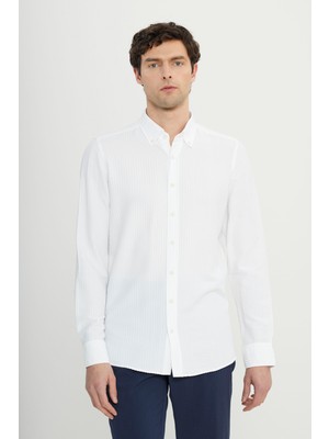 Altınyıldız Classics Erkek Beyaz Slim Fit Dar Kesim Düğmeli Yaka Armürlü Gofre Desenli Gömlek