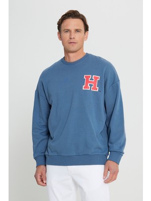 Altınyıldız Classics Erkek İndigo Harvard Lisanslı 3 İplik Pamuklu Oversize Fit Bol Kesim Bisiklet Yaka Sweatshirt