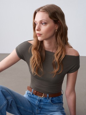 Dilvin 32839 Geniş Yaka Basic T-Shirt-Haki
