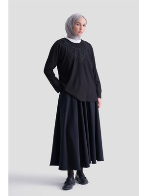 Armine Penye Siyah