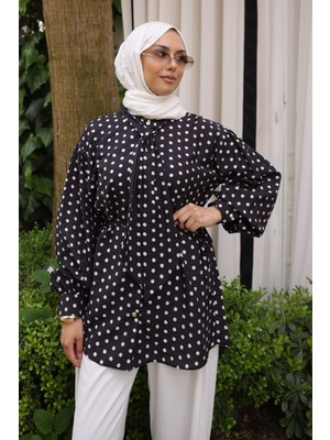İmaj Butik Siyah Yaka Bağlamalı Puantiyeli Gömlek
