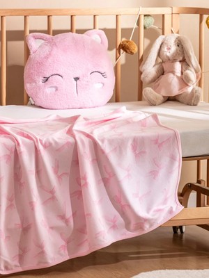 LC Waikiki Pembe Baskılı Kız Bebek Battaniyesi 90X100 cm