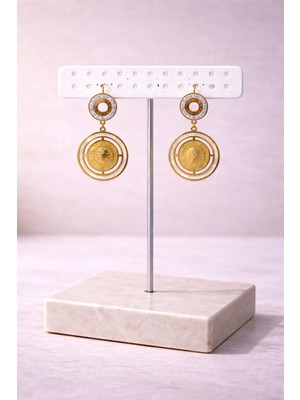 Sylvera Shop Işıltılı Çeyrek Model Çelik Küpe – Sallantılı Tasarım (Gold Renk)