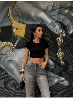 Esila Moda Kadın Siyah Kısa Kollu Crop