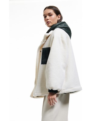 Koton Kapüşonlu Cepli Fermuarlı Oversize Astarlı Peluş Ceket