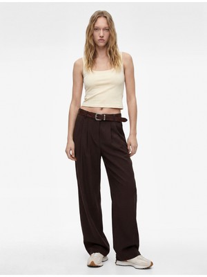 Koton Pamuklu Slim Fit U Yaka Kolsuz Bluz