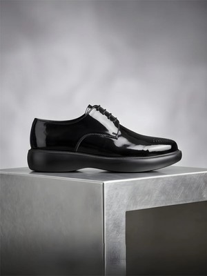 Siyah Parlak Deri Parlak Derby - Yeni Nesil High-Sole Tasarım
