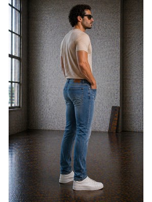 Connemara Erkek Slim Fit Likralı Açık Mavi Jean Pantolon Destroy Detaylı Esnek Denim