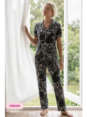 Guava Homewear Kadın Siyah Leopar Desenli Maskülen Önden Düğme Gömlek Yaka Dokuma Saten Göğüs Cepli Kısa Kollu Pijama Takımı