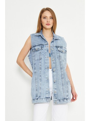 Esra Butik Açık Mavi Oversize Kot Yelek – Modern ve Zamansız Şıklık