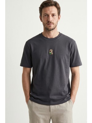Elemge %100 Pamuk Compact Penye Süprem Antrasit Kapipara Nakışlı Trend Fit Erkek Tok Kumaş T-Shirt Rahat Kesim