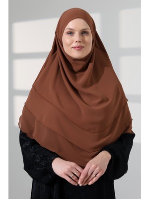 İhvan Online Tesettür Şifon Peçeli Üç Katlı Oval Sufle Khimar, Pratik Hijab Şal - Sütlü Kahve (ZN1704)