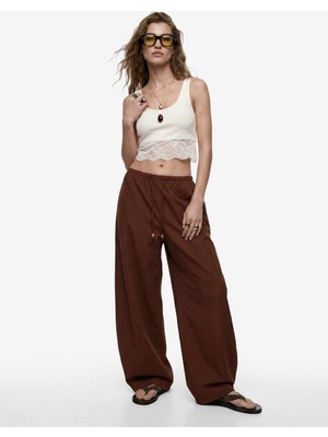 Koton Pamuklu Slim Fit Dantel Detaylı Kalın Askılı Crop Bluz