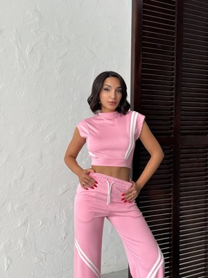 Trend Butik Burada Kadın Şerit Detaylı Crop Top ve Yüksek Bel Bol Paça Pantolon Ikili Takım