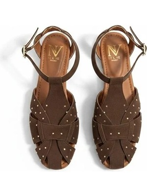 Ne&Ve Shoes Kahve Süet Kare Burunlu Pim Detaylı Kadın Günlük Sandalet