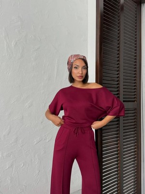 Trend Butik Burada Kadın Rahat Kesim Ikili Takım - Kısa Kollu Bluz ve Dikiş Detaylı Bol Paça Pantolonlu Set
